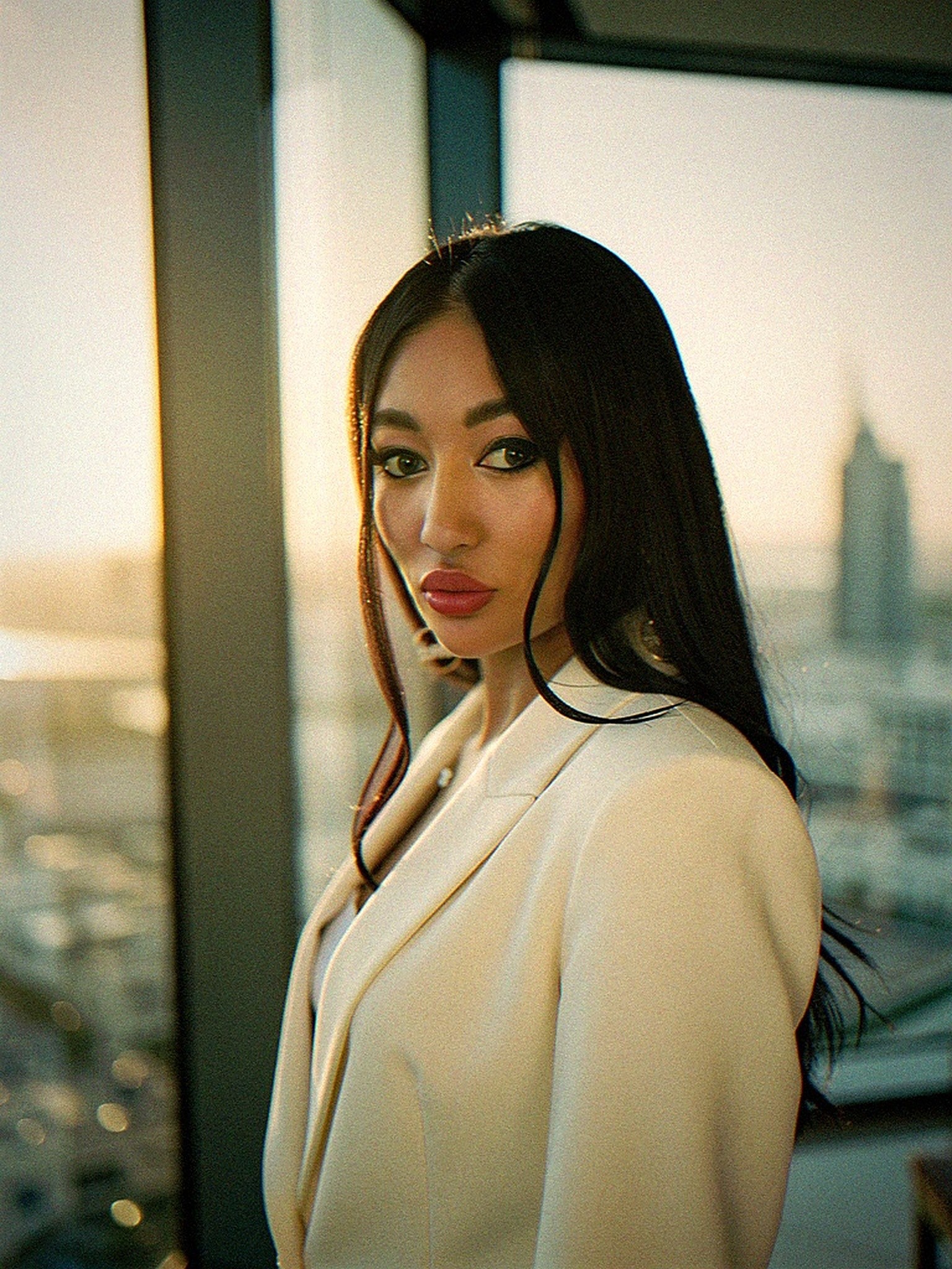 Elvira — Dubai Real Estate Expert